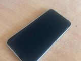 Телефон IPhone 13