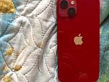 Телефон iPhone 13
